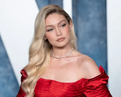 Gigi Hadid Reage à Menção em E-mails de Epstein: “Ser Humano Repugnante” e “Perturbada”