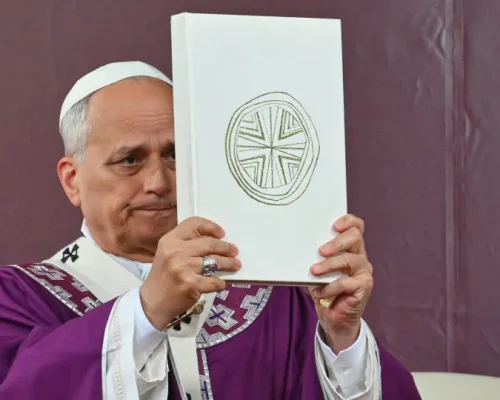 Crenças Populares Sobre a Bíblia Que Não São Verdade: Adão, Eva, Maçã e Arca de Noé Desmistificados