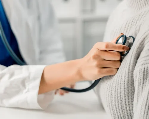 Tratamento Câncer de Mama: Sequela Cardíaca Silenciosa Afeta Coração e Causa Fadiga Anos Após Terapia