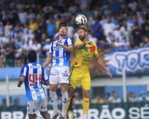 Com polêmica da arbitragem, Paysandu empata em casa com o Brusque na Série C