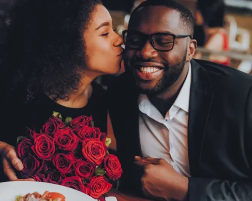 Beijo: O Que Acontece Com Seu Corpo e Riscos de Saúde que Você Precisa Saber Antes de Dar um “Selinho”