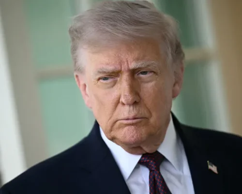 Trump Ataca Papa Leão XIV, Chama OTAN de “Tigre de Papel” e Critica Giorgia Meloni por Posição sobre o Irã