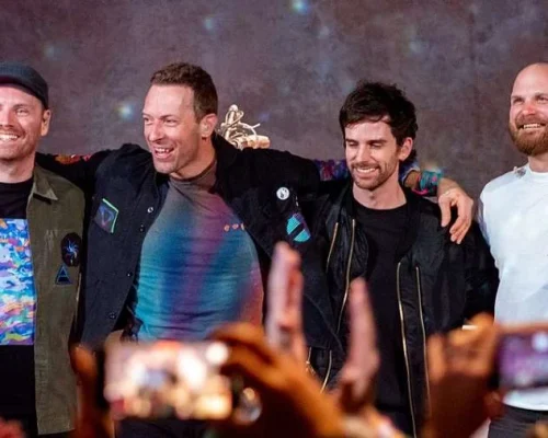 Final da Copa do Mundo terá show do intervalo com curadoria do Coldplay, diz presidente da Fifa