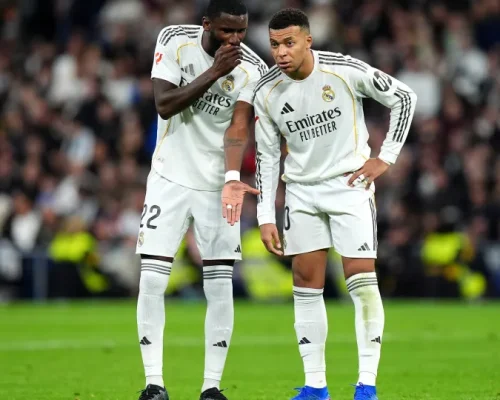 Revolução no Real Madrid: Quem Sai e Quem Chega para Reformular o Elenco Merengue no Verão Europeu