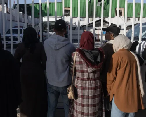 Israel fecha passagens para Gaza: Ajuda humanitária restrita em meio a feriados e tensões crescentes