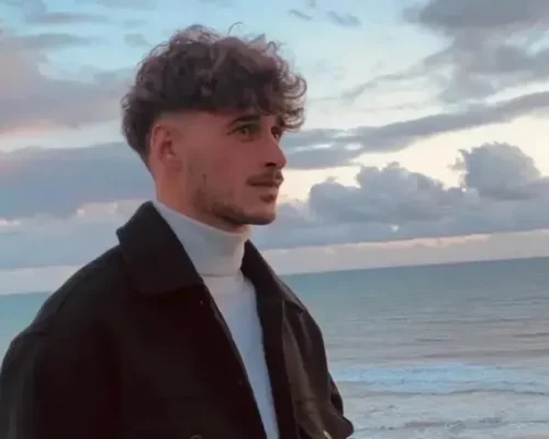 Tragédia na Itália: Jovem jogador de futebol de 25 anos morre após brutal ataque com chave de fenda; suspeito de 17 anos é detido