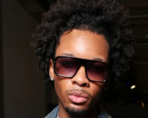 Cantor D4vd, Ícone do TikTok, Acusado de Homicídio e Abuso Sexual de Menor, Tinha Pornografia Infantil em Celular