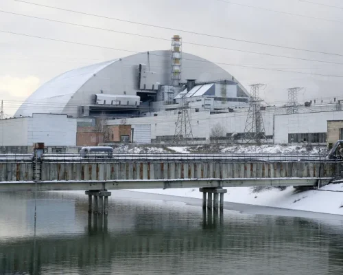 UE Cobra Fim Imediato de Ataques Russos a Usinas Nucleares na Ucrânia, em Alerta Global