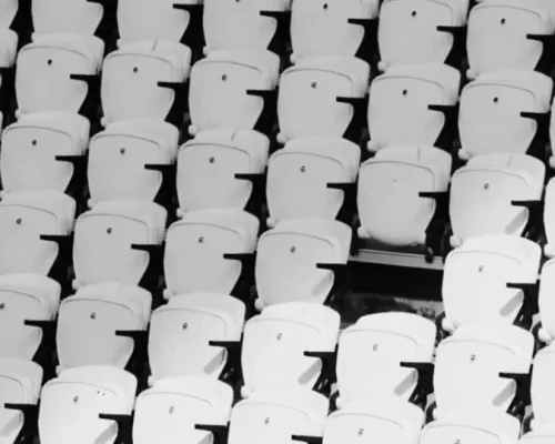 Corinthians toma atitude chocante após racismo no Dérbi: Retira assento de estádio como símbolo
