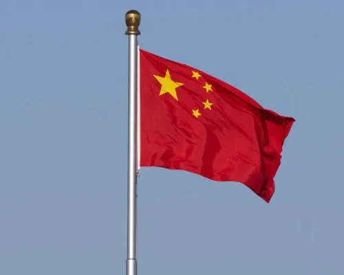 China Ignora Sanções dos EUA Contra Empresas Chinesas por Ligações com o Irã, Pequim Bloqueia Medidas de Washington em Nova Tensão Geopolítica