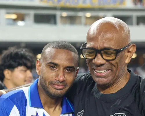 Edilson alcança marca histórica no Paysandu e celebra trajetória no clube