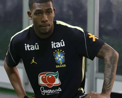 Rayan divide concentração para Premier League com alegria da convocação: