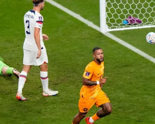 Holanda anuncia convocação para a Copa do Mundo com destaque para o corintiano Memphis Depay