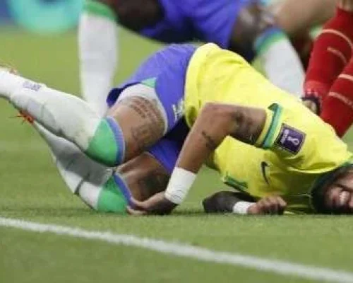 Neymar teve oito lesões e jogou o equivalente a 66 partidas desde a última Copa do Mundo