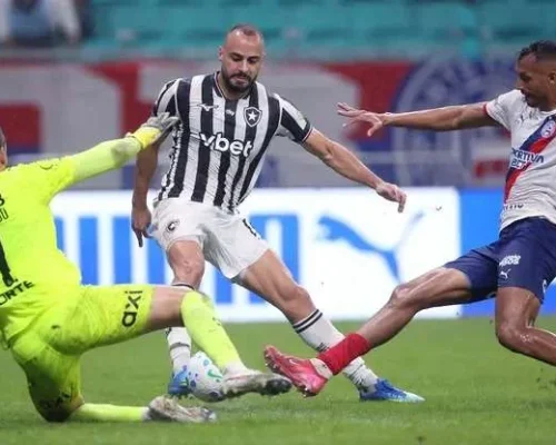 Com um a menos e gol contra, Botafogo leva a virada do Bahia nos acréscimos no Brasileirão