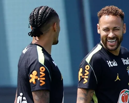 Neymar volta aos treinos com o grupo e muda clima do Brasil antes de duelo com Haiti