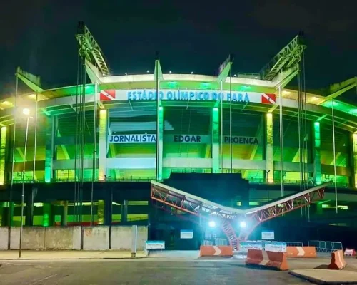 Mangueirão se ilumina de verde e amarelo para comemorar classificação do Brasil na Copa