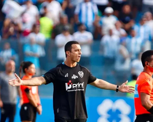Junior Rocha admite oscilações após derrota do Paysandu e mira reação diante do Ypiranga