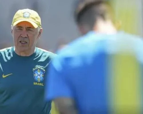 Ancelotti dá pista de Martinelli para vaga de Paquetá contra Noruega