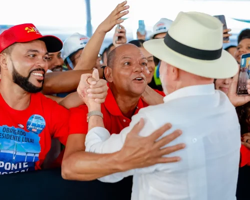 Editor do Valor avalia que Flávio Bolsonaro é o maior cabo eleitoral de Lula