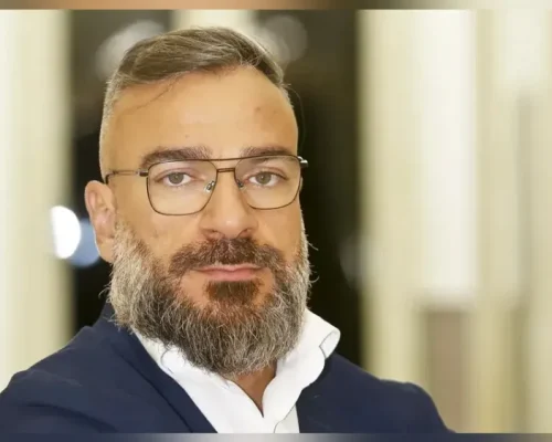 Ex-prefeito de Belford Roxo e ex-secretário da Polícia Civil são alvos da PF no Rio