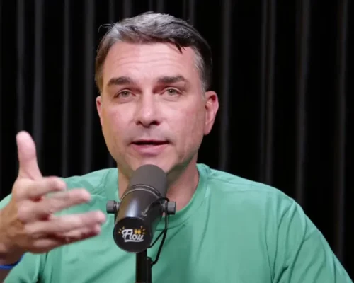 Merval diz, no Globo, que Flávio Bolsonaro não será páreo para Lula e propõe sua desistência