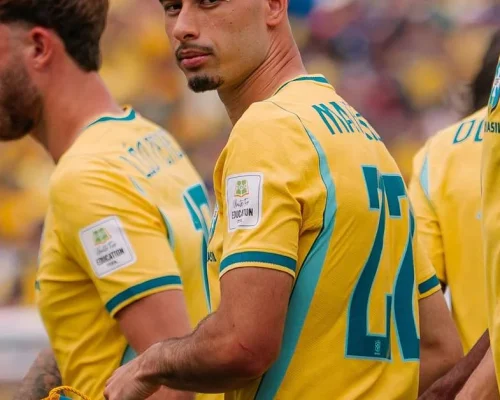 Martinelli vê concorrente por vaga ser negociado e pode recuperar espaço no Arsenal