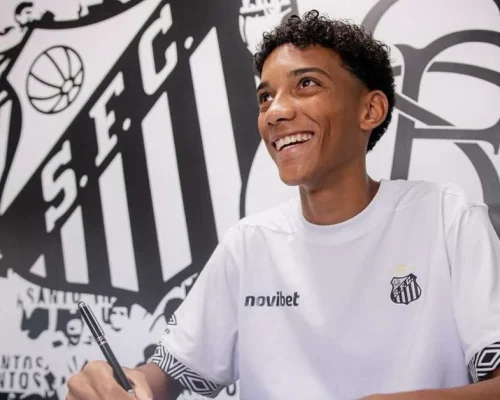 Robinho Jr. volta a usar nome do pai em lista do Santos