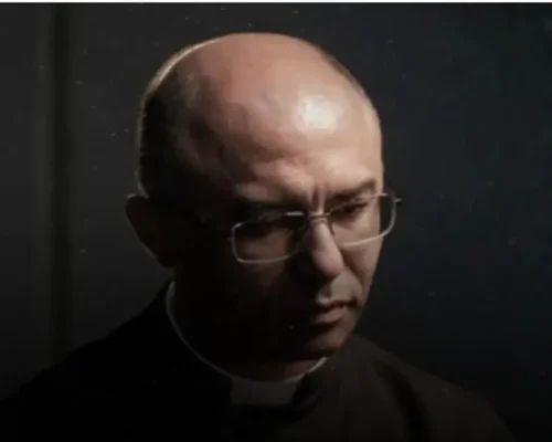 “Rituais de macumba” e “abuso sexual”: A resposta irritada de padre brasileiro após ser excomungado da igreja