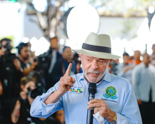Tarifaço: Lula promete “guerra da verdade” contra Trump