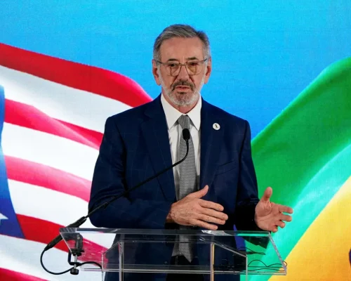 Tarifaço: EUA pressionaram Brasil por tarifa zero em setores-chave da economia nacional