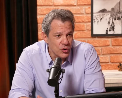 Haddad destaca legado na Educação e defende aliança com movimentos sociais em SP