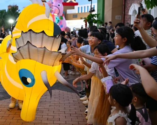 Desfiles e apresentações marcam abertura do Carnaval da Ilha de Hainan 2026 em Haikou