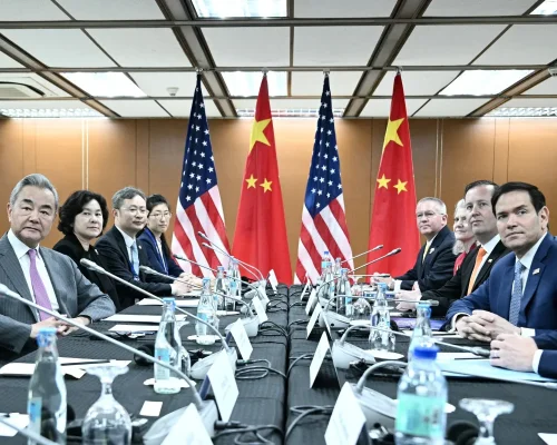 Rubio e Wang Yi debatem visita de Xi Jinping a Washington e buscam áreas de cooperação entre EUA e China