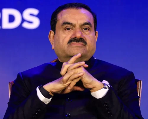 Grupo Adani avalia lançar companhia aérea e pode redesenhar mercado de aviação da Índia