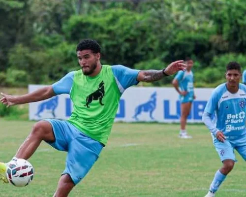Paysandu promove atacante de 19 anos ao elenco principal para duelo contra o Amazonas