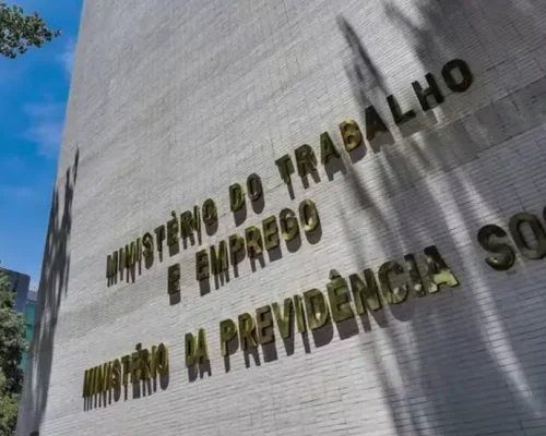 Governo adia reunião que pode reduzir juros do consignado do INSS