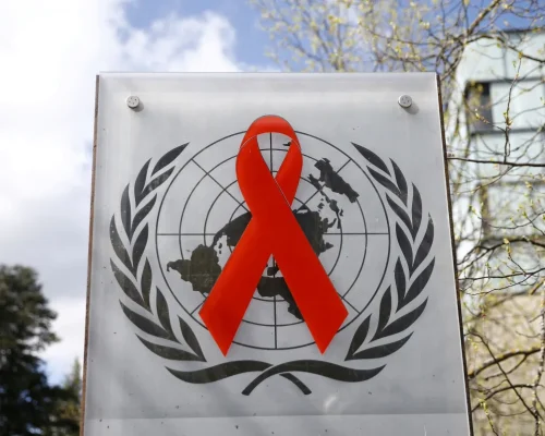Corte de verbas ameaça reverter avanços contra o HIV, diz ONU