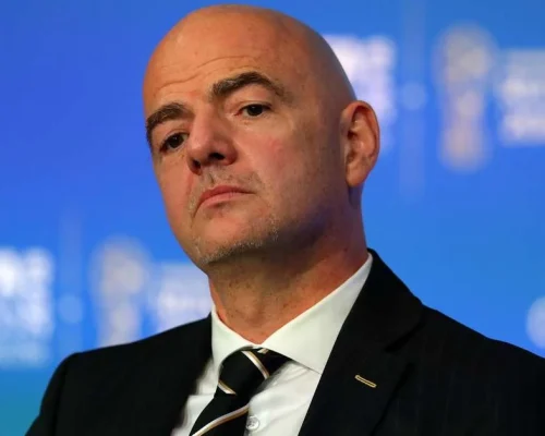 Infantino desiste de plano para investimentos privados na Fifa após ameaça de boicote