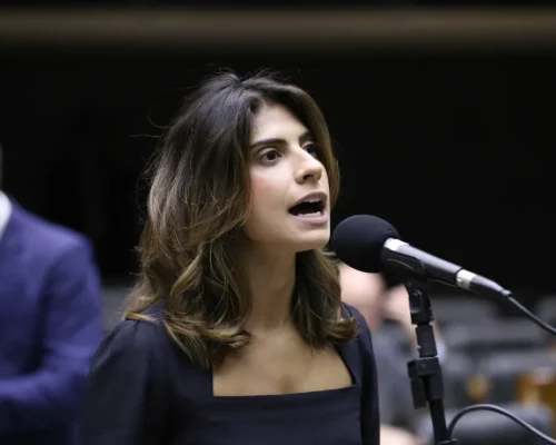 PT denuncia violência de gênero contra deputada Camila Jara na FIEMS
