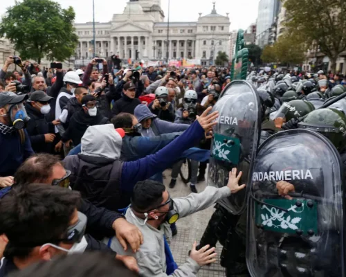 Os bilionários golpeiam a democracia