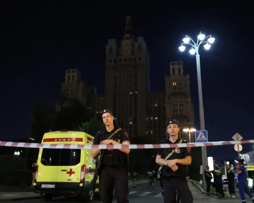 Mulher-bomba mata pelo menos três pessoas e fere 21 perto de restaurante em Moscou