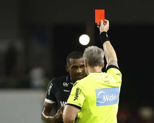 STJD suspende Marllon e multa o Remo em R$ 10 mil por confusão em jogo contra o Santos