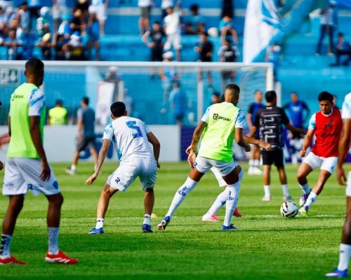 Paysandu recebe lanterna na Curuzu em jogo que pode aliviar pressão na Série C