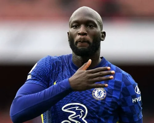 Fenerbahçe anuncia a contratação de Romelu Lukaku