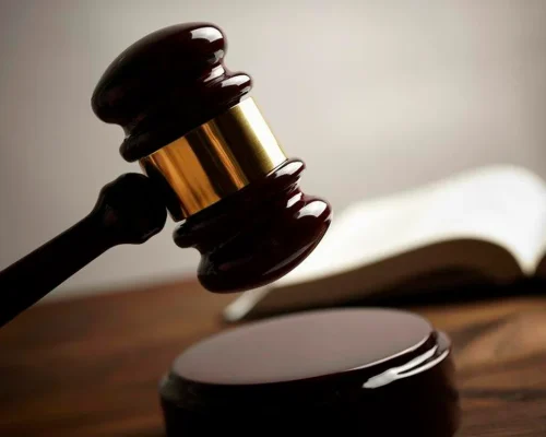 Estudo aponta que juízas recebem menos do que homens em 86% dos Tribunais de Justiça do país