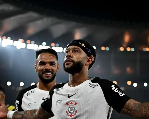 Memphis muda o jogo e Corinthians avança na Libertadores