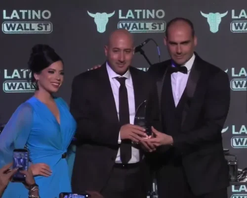 Em homenagem a Cerimedo, Eduardo Bolsonaro expôs articulação da extrema-direita para dominar a América Latina (vídeo)