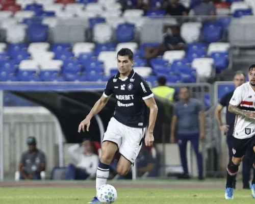 Vitor Bueno cobra reação do Remo e trata duelo com Coritiba como