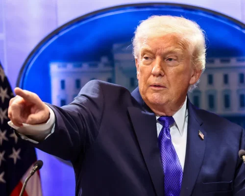 Trump anuncia o controle das reservas de petróleo da Venezuela